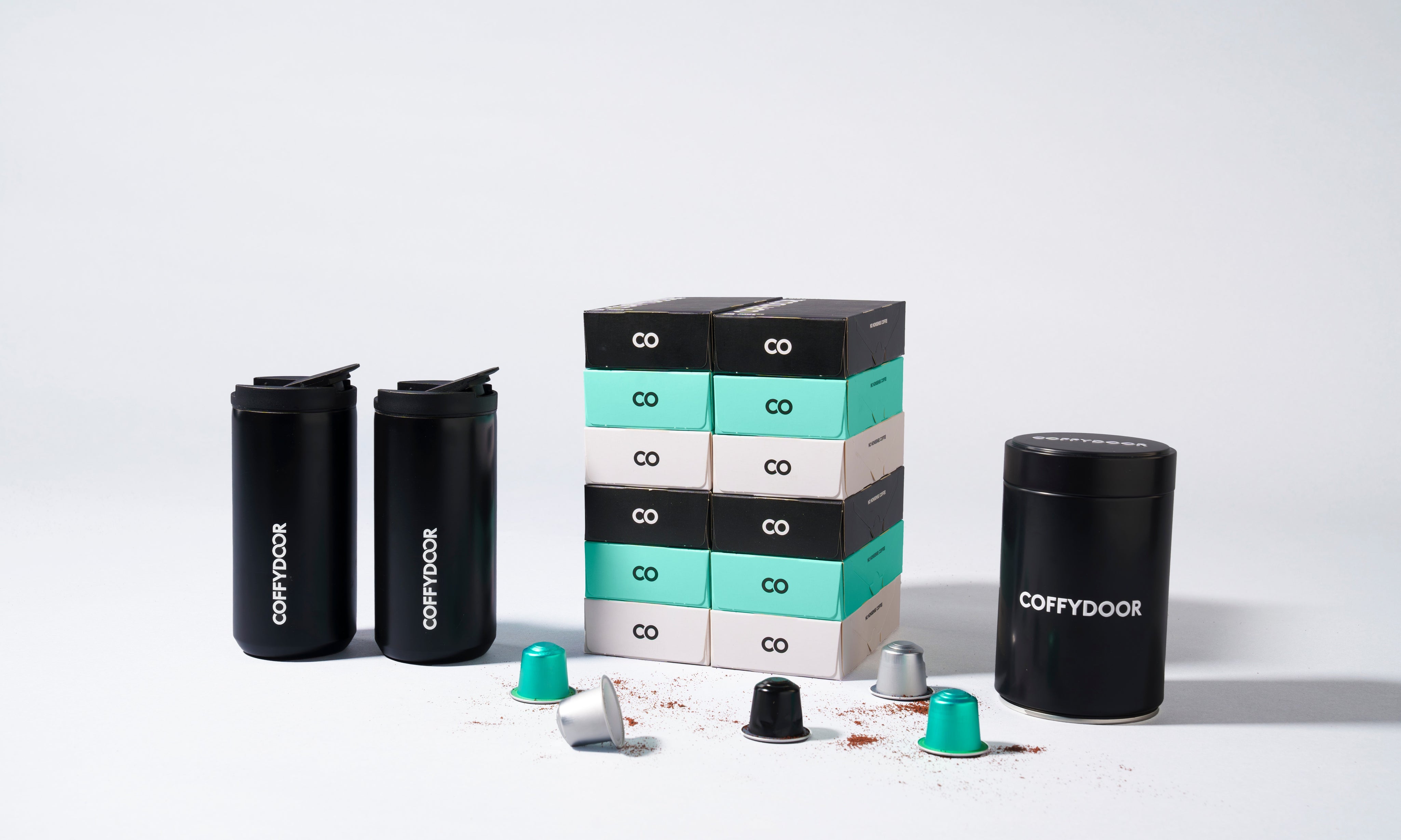 120_Kapslar_2_Termosmuggar_Black_Tin_5606x3738_0ac71855-8e56-42d1-b5c2-cfbee466bc44.jpg