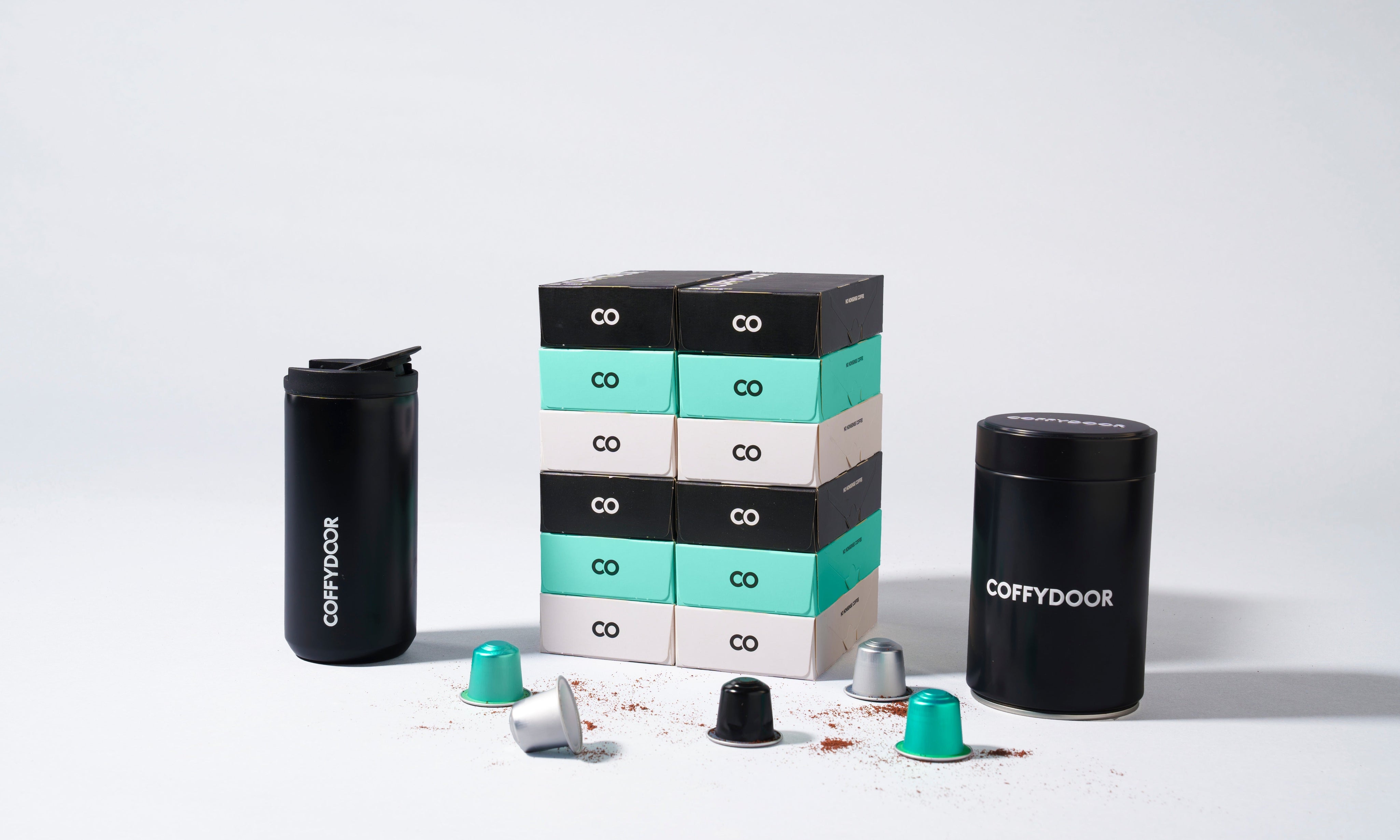 120_Kapslar_Termosmugg_Black_Tin_1__5606x3738_6d6e9512-c201-41f4-82a2-dcabfa80eaa1.jpg