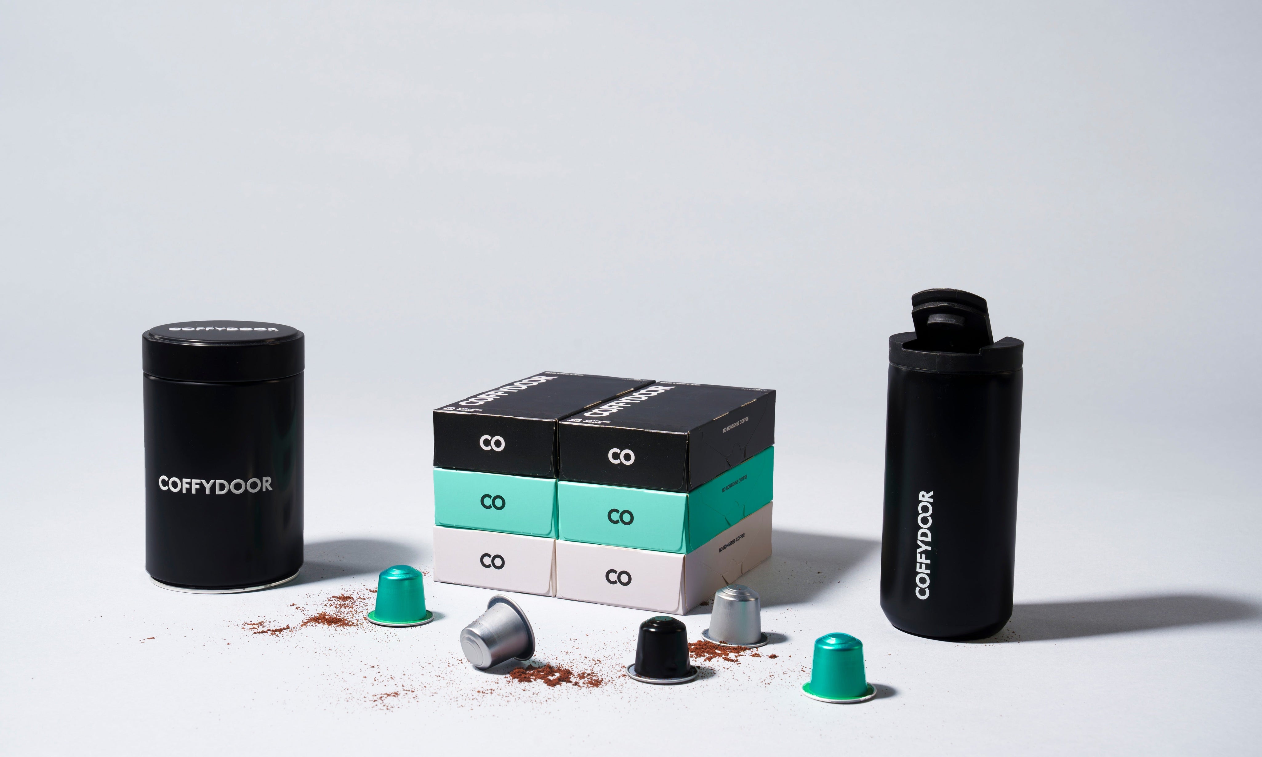 60_Kapslar_Termosmugg_Black_Tin_5606x3738_d054f042-a57d-4262-8e30-a23ed669aa1e.jpg